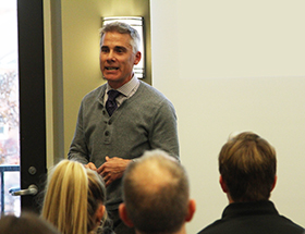 Kuntz ’96 gives lecture