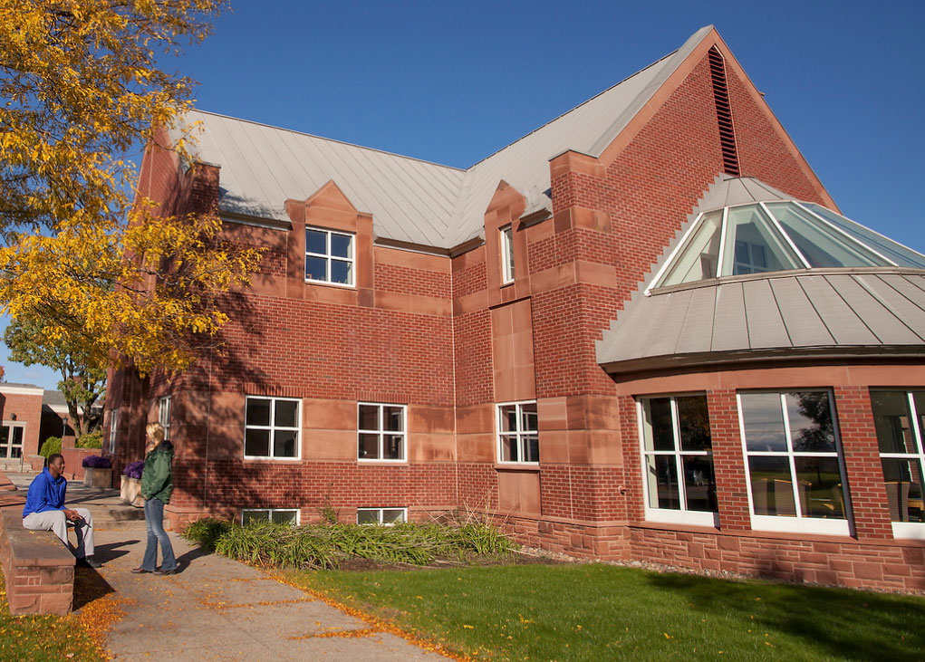 Hoehl Admission Center at Saint Michael’s College Hoehl Admisson Center at Saint Michael's College