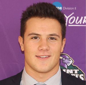 Hockey’s Hendrickson ’21 optimizes an internship