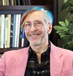 International scholars group presents Bosia an award for his service