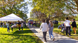Open House, alumni and parent visits make weekend a Welcome Back Bash