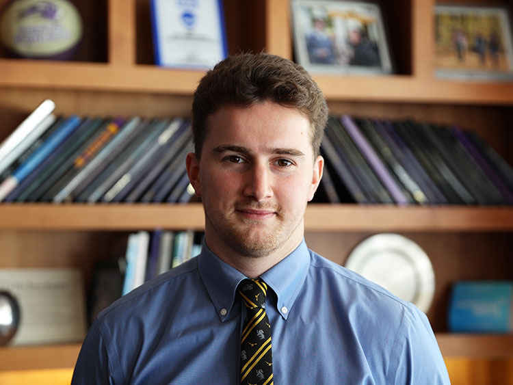 A headshot of Adrian Diaz Guerrero.