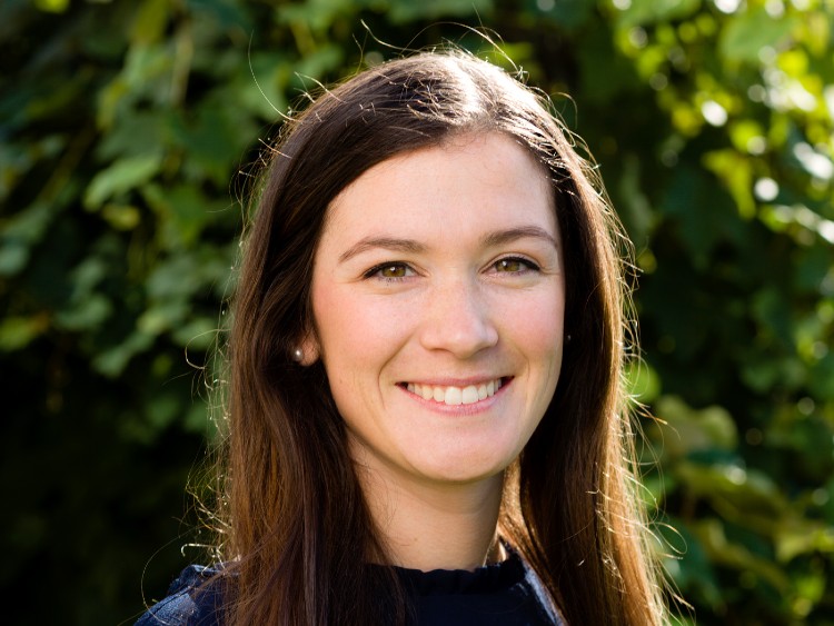A headshot of Shauna Crowley.