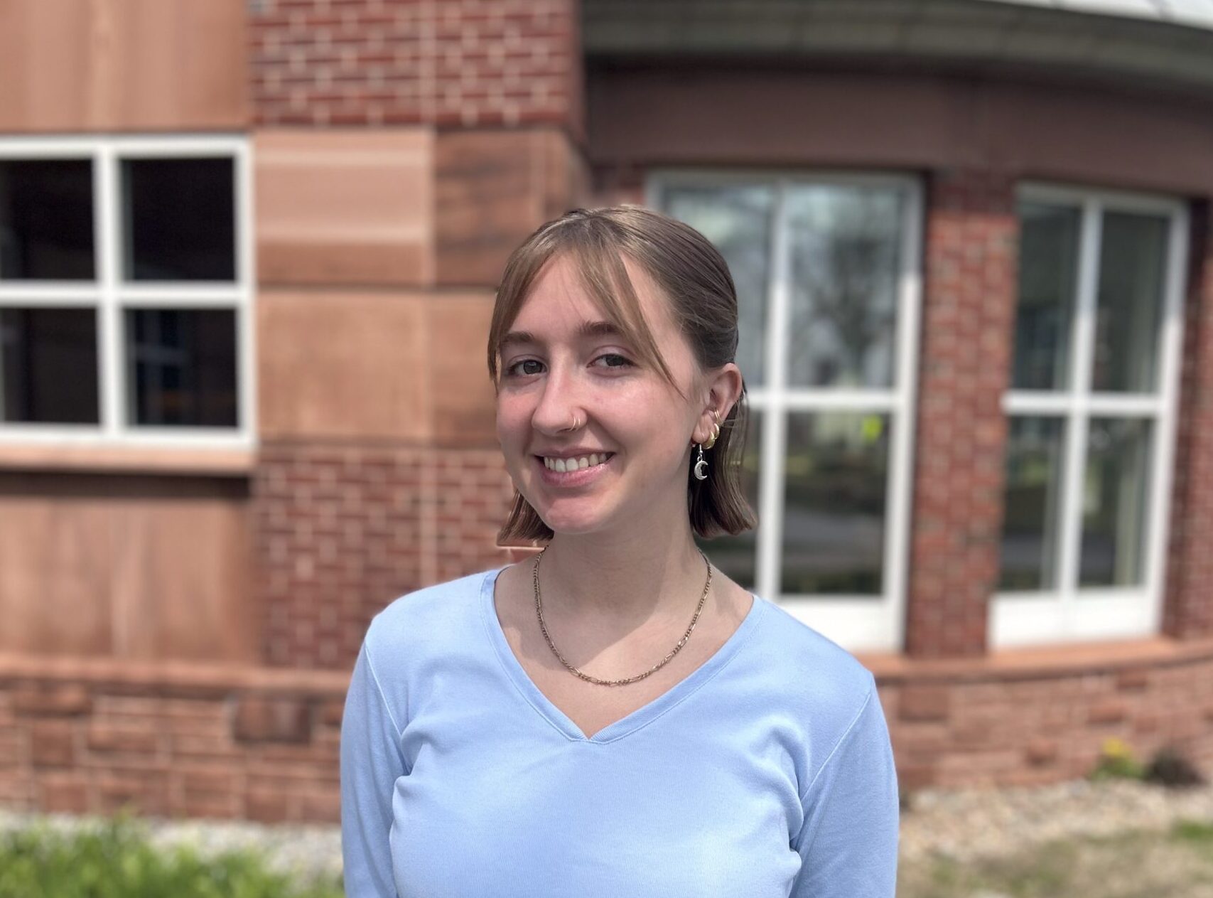 kennedy holsapple headshot