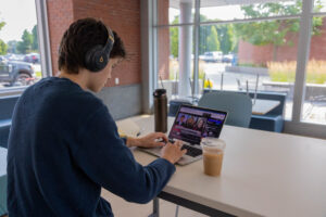 Flipping the channel and changing the frame: St. Mike’s student researcher zeros in on Meta, media bias