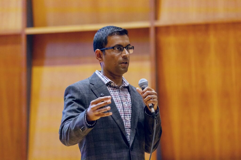 The promises and pitfalls of AI: Princeton University expert presents at St. Mike’s