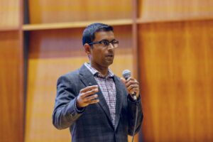 The promises and pitfalls of AI: Princeton University expert presents at St. Mike’s